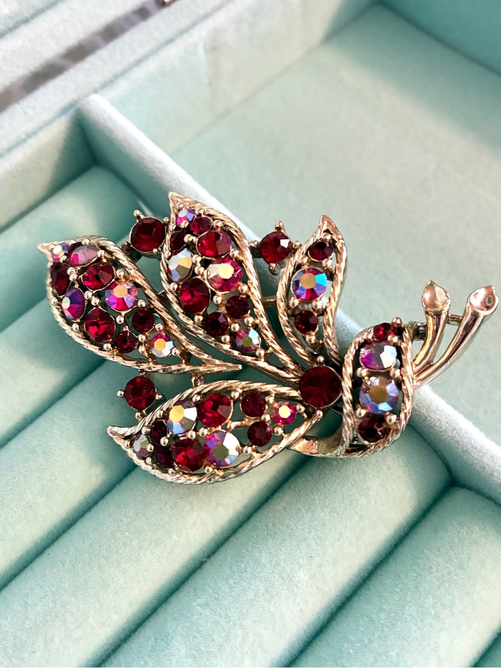 Lisner Red Crystals Vintage Sparkling large Brooch